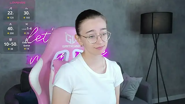 Snapshot of Lucy_Green chatting on July 2026 12:52:02 AM Lucy Green online show from July 2026 12:52:02 AM
