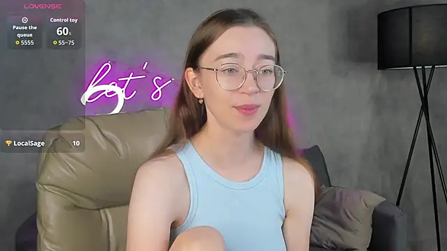 Snapshot of Lucy_Green chatting on July 2026 12:42:01 AM Lucy Green online show from July 2026 12:42:01 AM