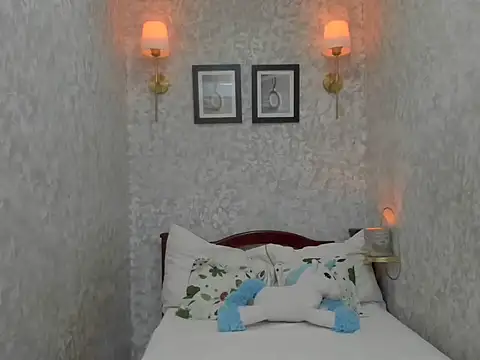 Snapshot of emily_rosue_ chatting on June 2026 02:54:02 AM emily rosue online show from June 2026 02:54:02 AM