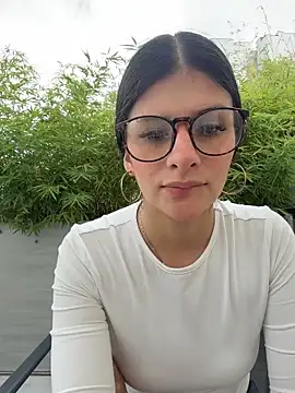 Mia Alanna online show from June 2026 07:37:01 PM