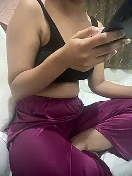 Kyaara sexy6 online show from July 2026 06:45:02 PM