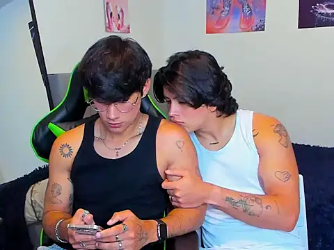 Snapshot of Jim_and_Lee chatting on June 2026 02:47:01 AM Jim and Lee online show from June 2026 02:47:01 AM
