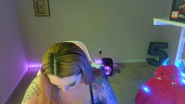 karmathevixen online show from June 2026 06:24:02 PM