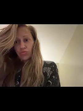 Jennymakesitrain online show from June 2026 06:16:02 AM