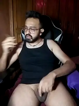 Snapshot of freakkydessi chatting on July 2026 07:18:02 PM freakkydessi online show from July 2026 07:18:02 PM