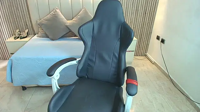 Maissa nakier online show from August 2026 07:16:02 PM
