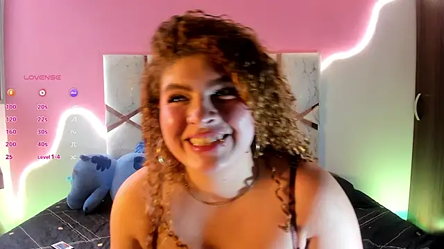 Kiara velez online show from July 2026 12:59:02 PM