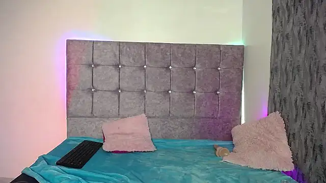 zira lux online show from June 2026 04:01:01 AM