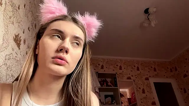 PrincessSkowyra online show from June 2026 03:33:01 PM