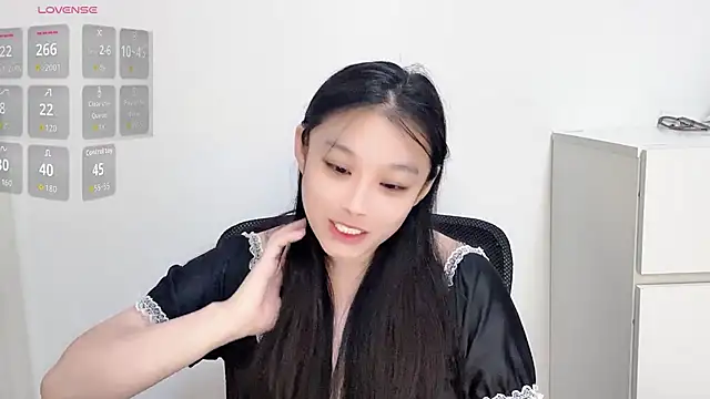 Snapshot of qiuqiu-123 chatting on July 2026 01:45:02 PM qiuqiu-123 online show from July 2026 01:45:02 PM
