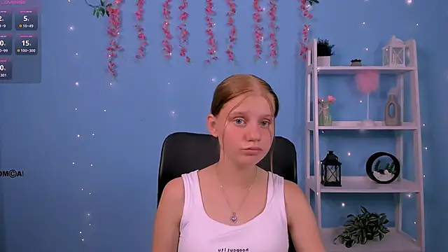 Snapshot of bella_sky11 chatting on June 2026 12:06:01 PM bella sky11 online show from June 2026 12:06:01 PM