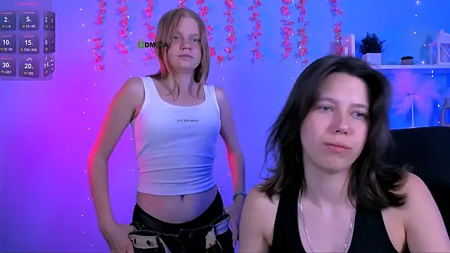 Snapshot of bella_sky11 chatting on July 2026 06:43:02 PM bella sky11 online show from July 2026 06:43:02 PM