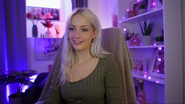 Lucy Cutie  online show from July 2026 05:55:02 PM