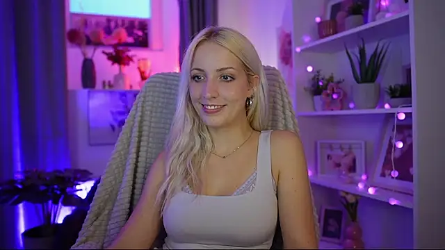 Lucy Cutie  online show from July 2026 06:15:01 PM