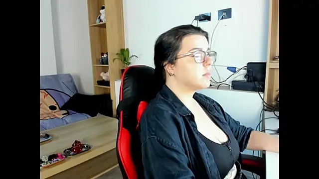 Snapshot of Meloh_Molly chatting on July 2026 02:51:01 AM Meloh Molly online show from July 2026 02:51:01 AM