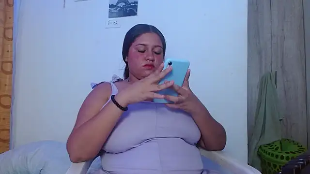 Snapshot of Scarleth_69_ chatting on July 2026 04:44:02 PM Scarleth 69 online show from July 2026 04:44:02 PM