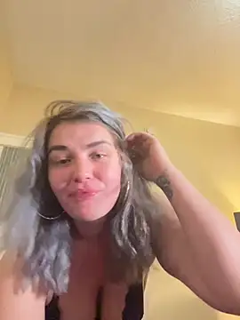 Snapshot of mzzfettyblu chatting on July 2026 10:35:02 AM mzzfettyblu online show from July 2026 10:35:02 AM