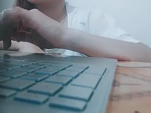 Miuu99 online show from June 2026 01:22:02 PM