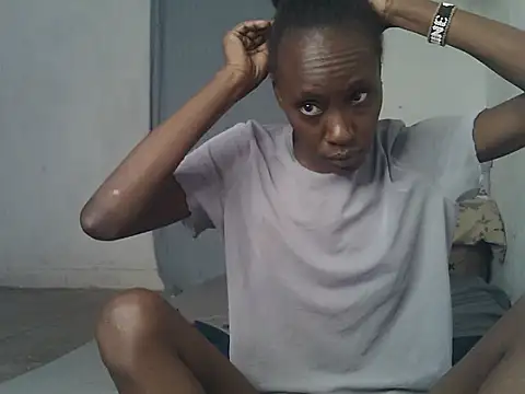 Snapshot of Beutypetite1 chatting on August 2026 10:58:01 AM Beutypetite1 online show from August 2026 10:58:01 AM