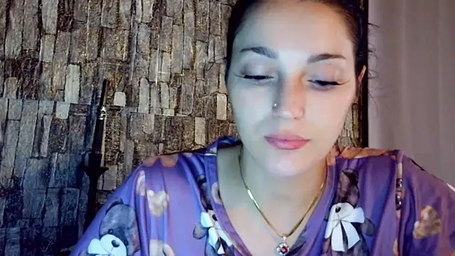 Snapshot of Ellara- chatting on June 2026 01:04:02 PM Ellara- online show from June 2026 01:04:02 PM