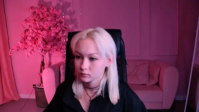 OliviaVale online show from June 2026 01:48:02 PM