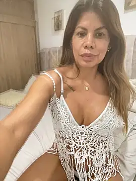 Snapshot of Valen_Milf4u chatting on July 2026 12:46:01 AM Valen Milf4u online show from July 2026 12:46:01 AM