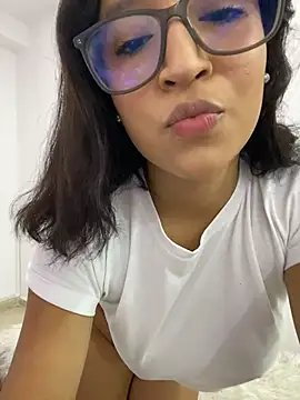 Julieta Vegaax online show from July 2026 07:38:01 PM