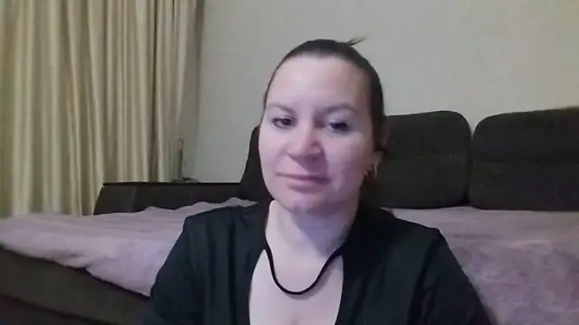 Snapshot of Lauralison chatting on June 2026 08:22:02 PM Lauralison online show from June 2026 08:22:02 PM