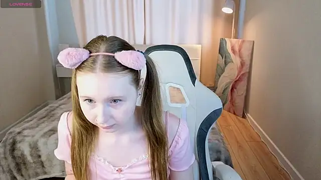 LiliTiny online show from June 2026 05:12:01 AM