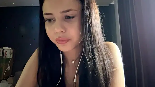 Snapshot of DivinaSaunders chatting on July 2026 09:38:01 AM DivinaSaunders online show from July 2026 09:38:01 AM