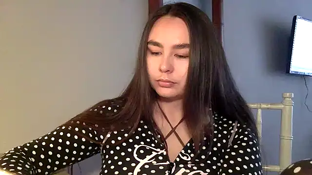 Snapshot of Tiorina chatting on June 2026 04:13:02 AM Tiorina online show from June 2026 04:13:02 AM