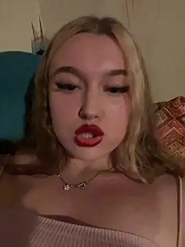 lyalyalii online show from July 2026 08:13:02 PM