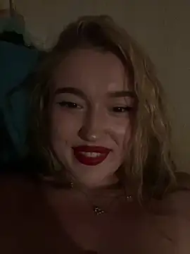 lyalyalii online show from July 2026 07:07:01 PM