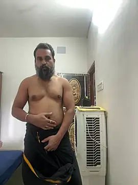 Snapshot of beast_bearded_dady chatting on July 2026 08:18:01 AM beast bearded dady online show from July 2026 08:18:01 AM
