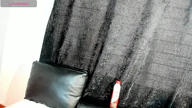 Snapshot of love_amor_ chatting on April 2026 09:39:01 PM love amor online show from April 2026 09:39:01 PM