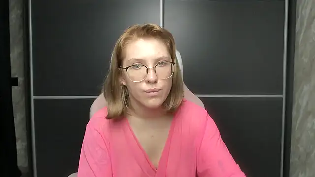 Snapshot of Reginasmilee chatting on February 2025 07:26:01 AM Reginasmilee online show from February 2025 07:26:01 AM