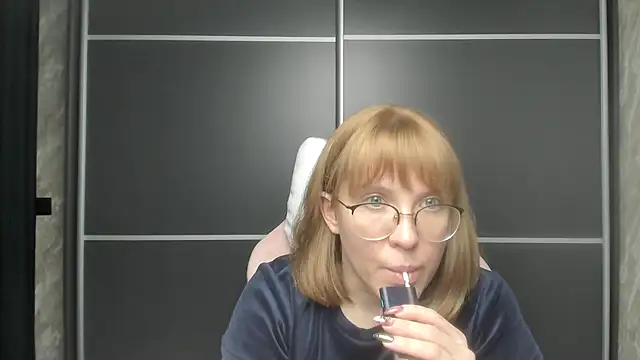 Snapshot of Reginasmilee chatting on February 2025 06:29:02 PM Reginasmilee online show from February 2025 06:29:02 PM