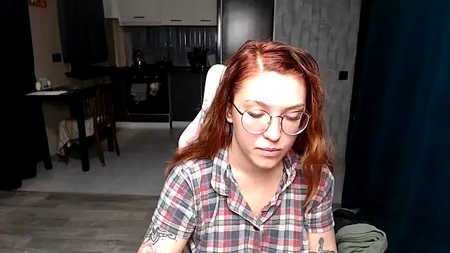 Reginasmilee online show from October 2025 01:14:02 AM