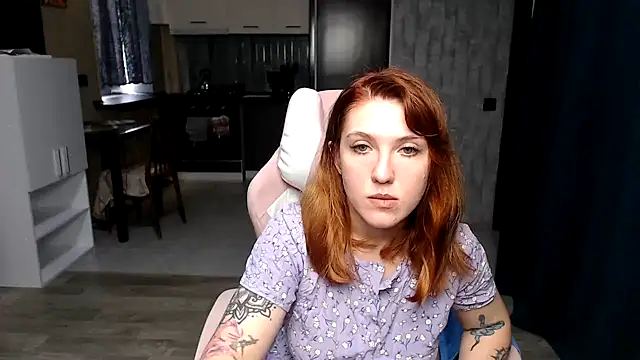 Reginasmilee online show from October 2025 10:01:01 AM