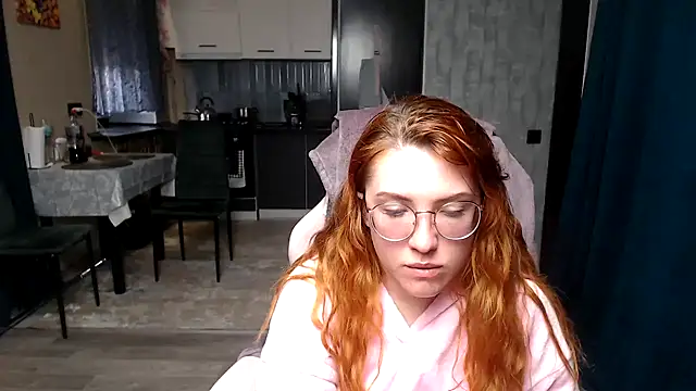 Reginasmilee online show from April 2026 12:29:02 PM