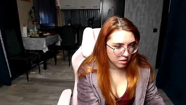 Reginasmilee online show from April 2026 02:49:02 AM