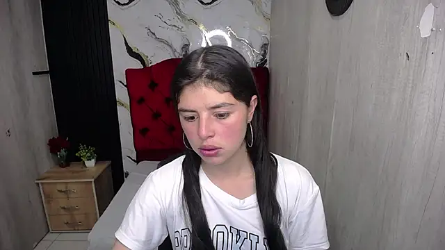 lyssa blue online show from June 2026 12:37:01 PM
