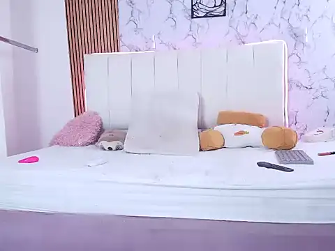Tiffycupkake online show from July 2026 09:24:01 PM