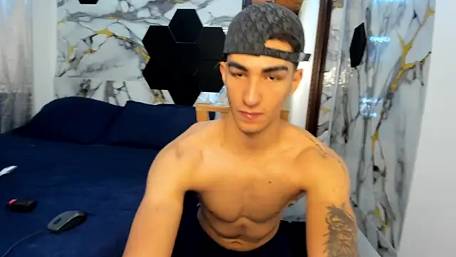 Goldendesirexx online show from June 2026 06:57:02 PM