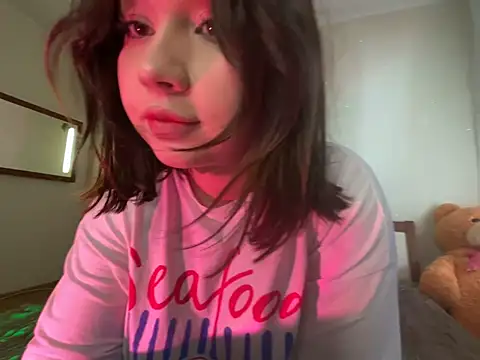 Snapshot of Viviaaan_n chatting on July 2026 11:05:02 AM Viviaaan n online show from July 2026 11:05:02 AM