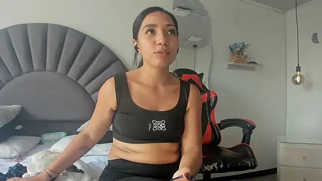 Snapshot of VioletR_osse chatting on August 2026 02:37:01 PM VioletR osse online show from August 2026 02:37:01 PM