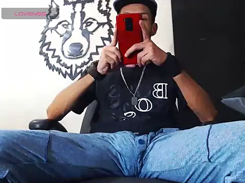 Snapshot of WOLFMONSTERDICK chatting on December 2024 05:09:02 AM WOLFMONSTERDICK online show from December 2024 05:09:02 AM