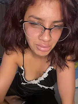 Snapshot of BiaaSexxy chatting on July 2026 06:33:01 PM BiaaSexxy online show from July 2026 06:33:01 PM