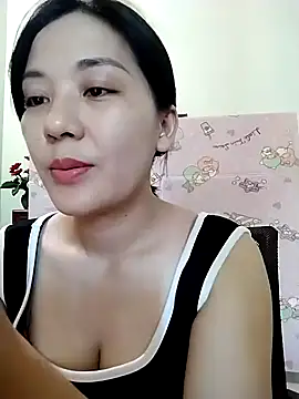 Snapshot of Lyrose_2k chatting on July 2026 04:11:02 AM Lyrose 2k online show from July 2026 04:11:02 AM