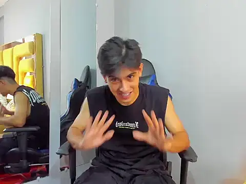 TaylerCruz online show from July 2026 09:14:01 PM